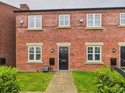 View Full Details for Albatross Close, Standish, Wigan, WN6 0WB